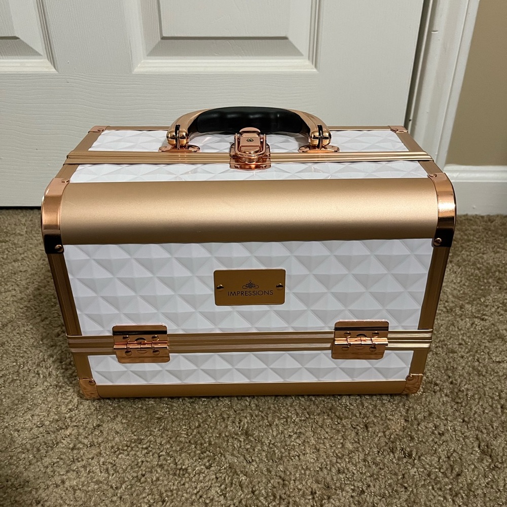 Impressions makeup case